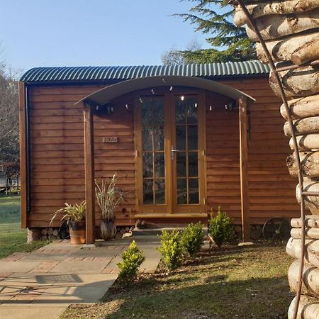 Sika Hut Villa แวร์แรม ภายนอก รูปภาพ