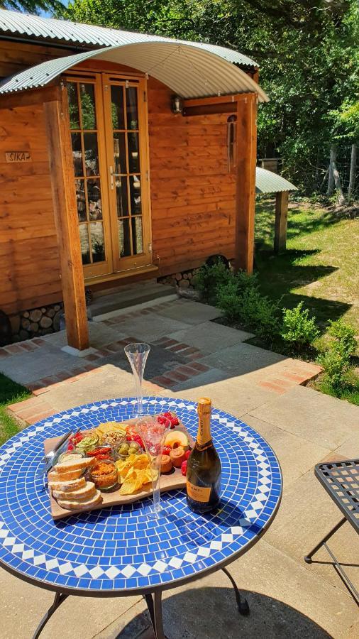 Sika Hut Villa แวร์แรม ภายนอก รูปภาพ