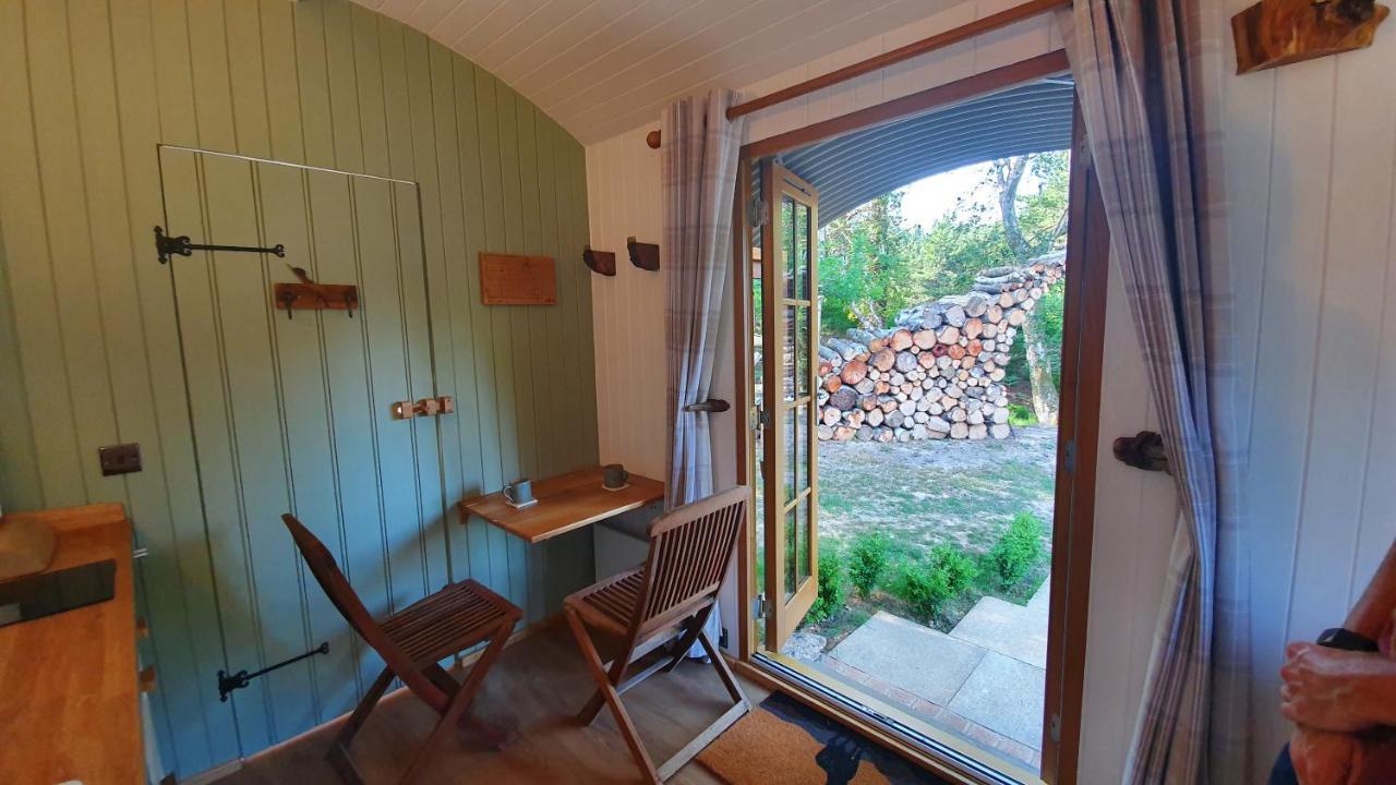 Sika Hut Villa แวร์แรม ภายนอก รูปภาพ